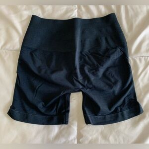 New Women’s Alphalete Amplify 4.5” Shorts Size Small In A Blue Colour